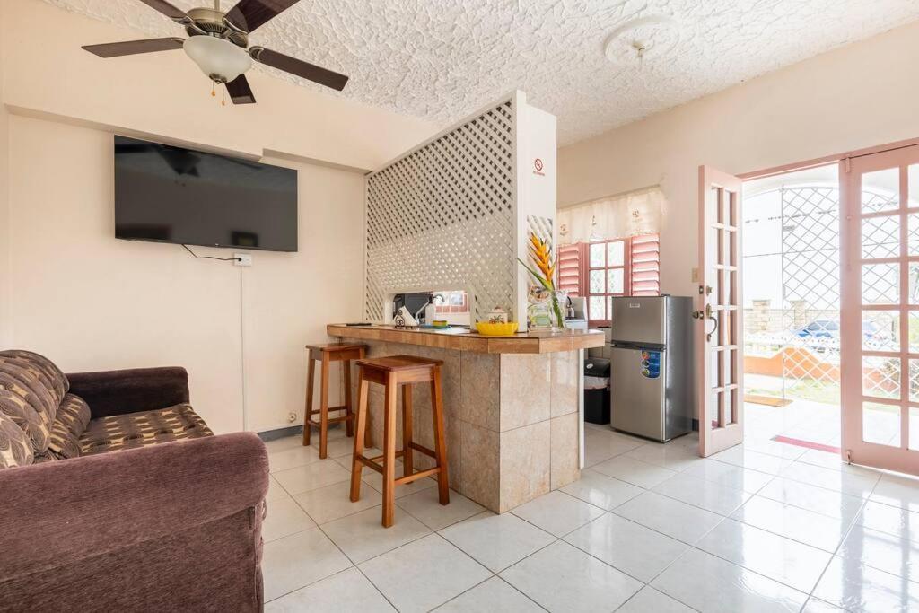 Shaw Park Gem Apt 12A Ocho Rios Ngoại thất bức ảnh